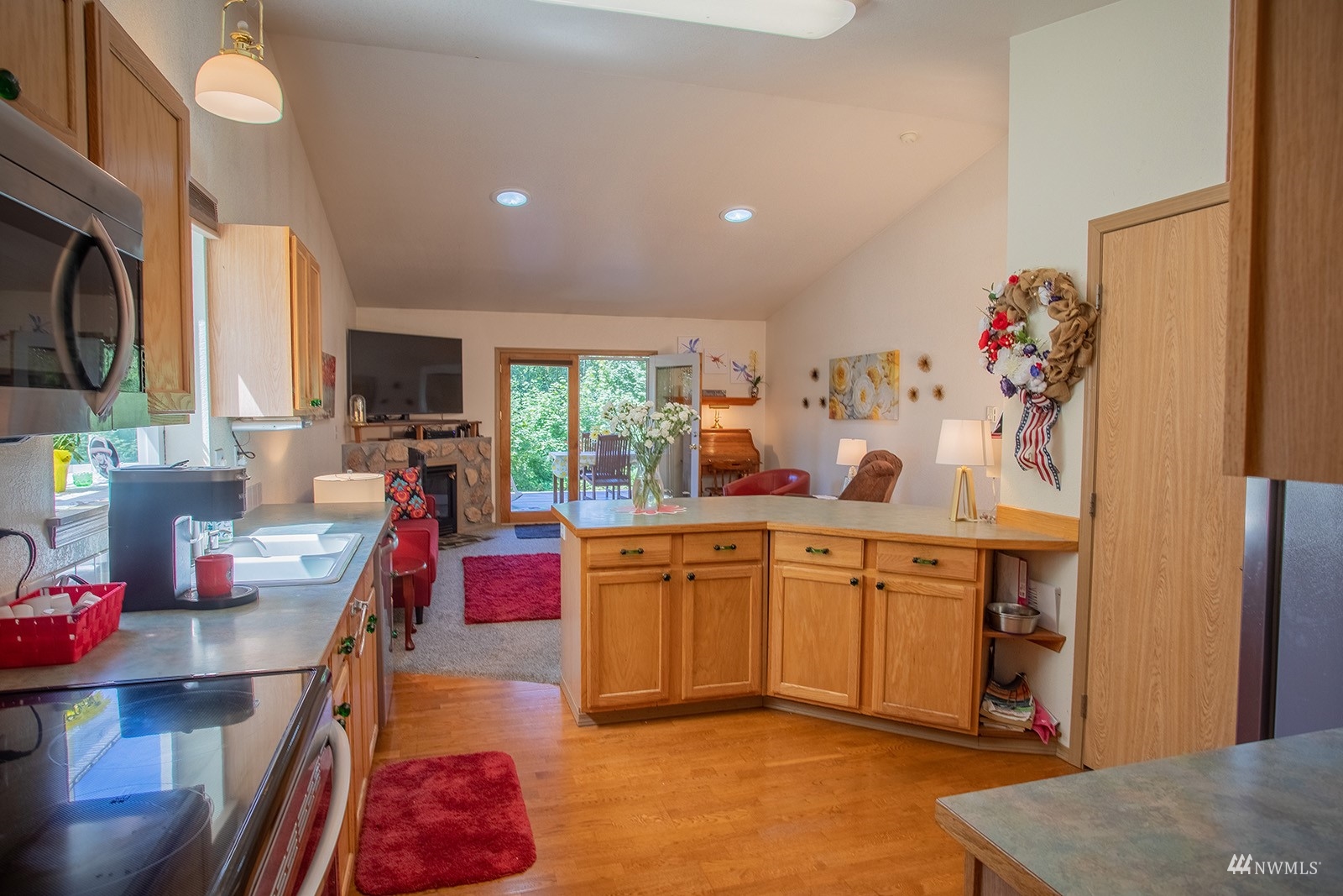 320 East Alderwood Road Belfair, WA 98528 - Photo 9 of 40 Gallery Image 9