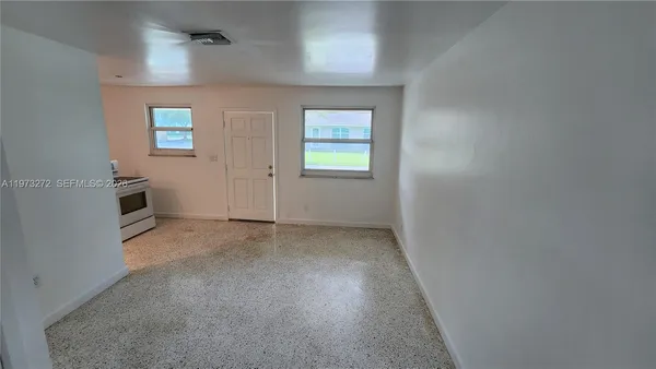 $1,475 | 4555 Southwest 32nd Avenue, Unit 16, Dania Beach, FL 33312