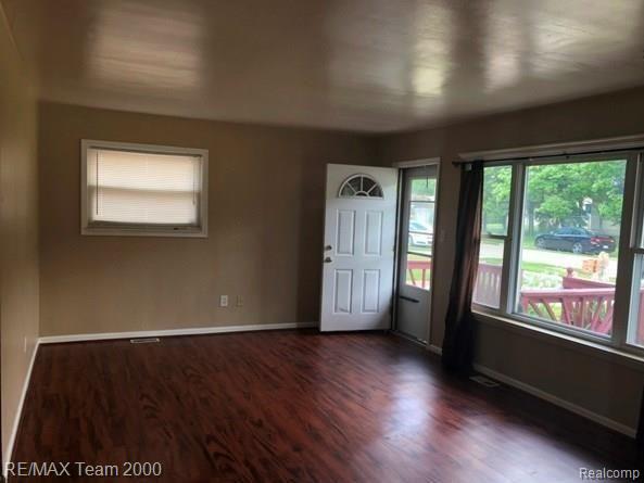 6784 Cooper Street Taylor, MI 48180 - Photo 4 of 12