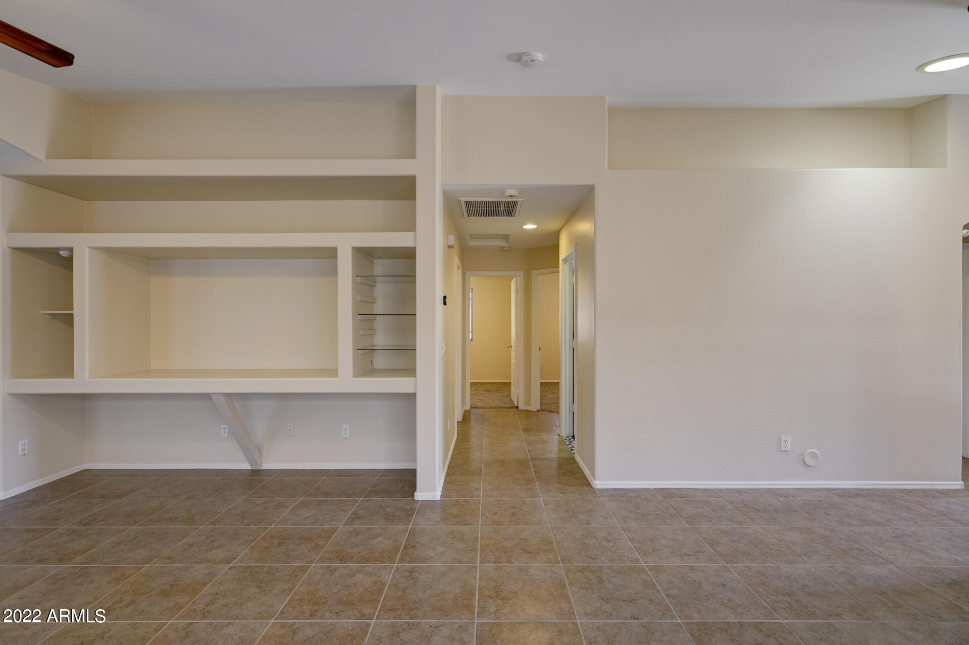2337 West Gaby Road Phoenix, AZ 85041 - Photo 15 of 26 listing_12