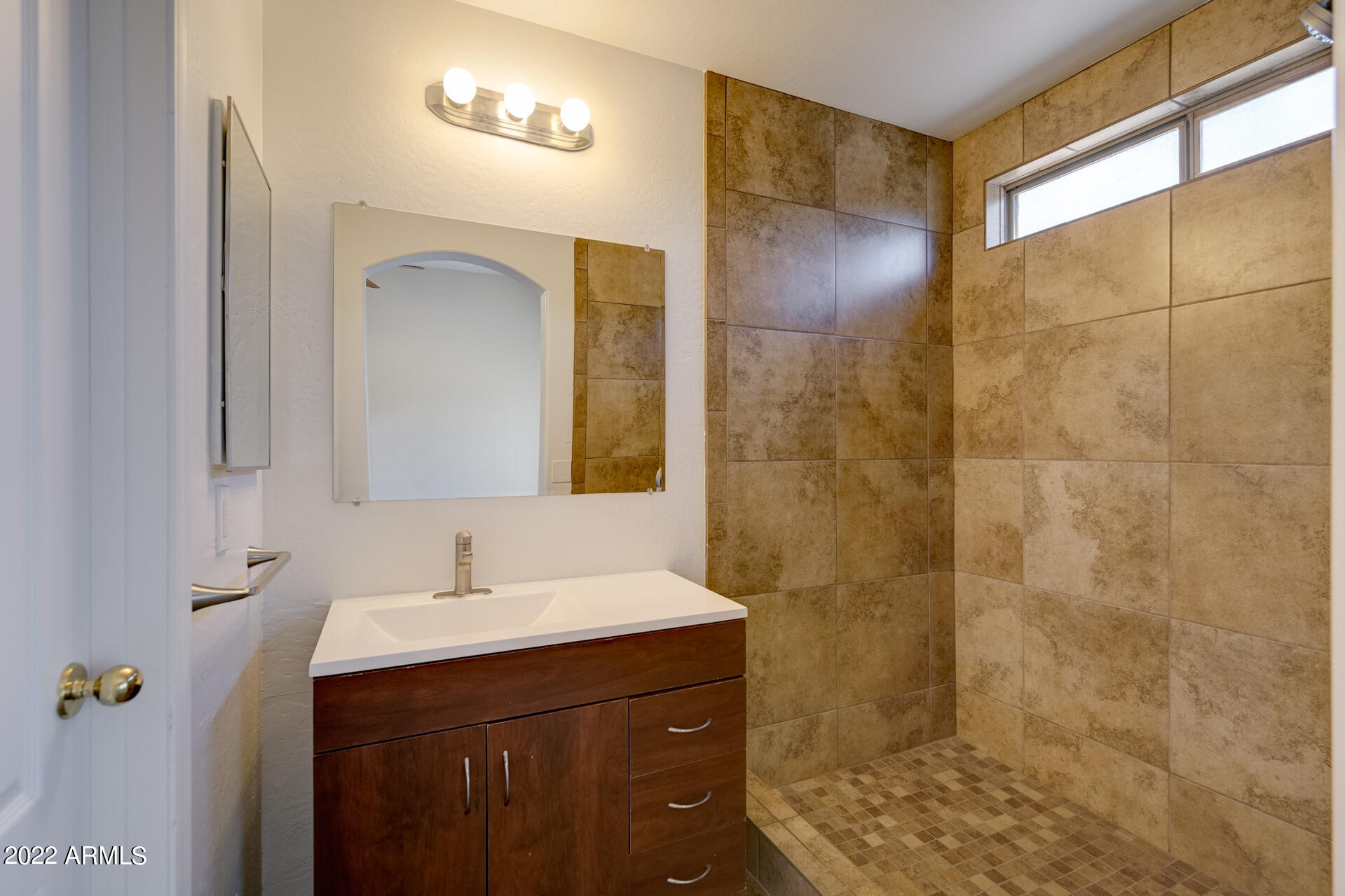 2337 West Gaby Road Phoenix, AZ 85041 - Photo 7 of 26 listing_4