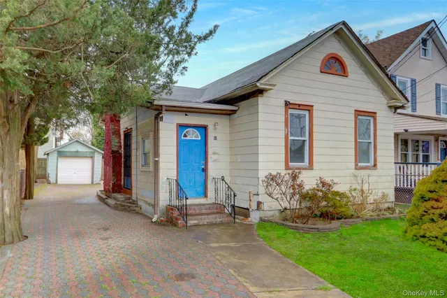 $409,900 | 69 Hewlett Street, Hempstead, NY 11550