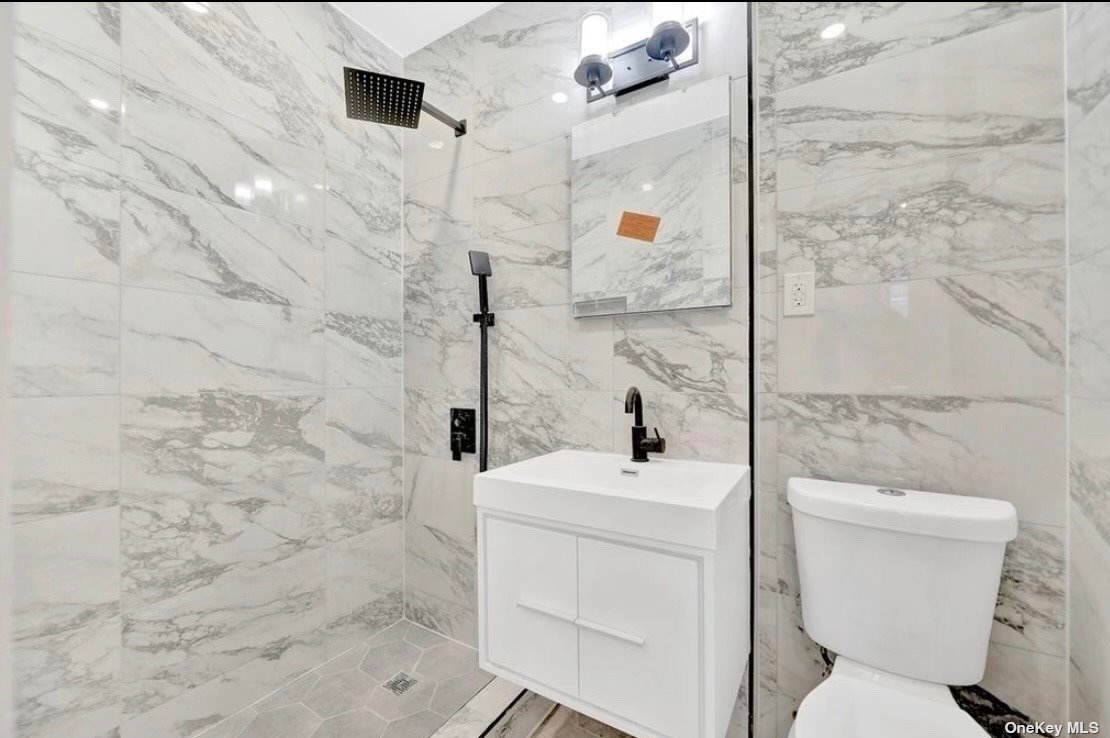 627 Vermont Street, Unit 2 Brooklyn, NY 11207 - Photo 6 of 9 Bathroom 1