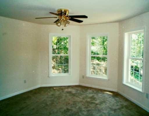 323 Thompson Run Road Pittsburgh, PA 15237 - Photo 4 of 8 Dining Room.