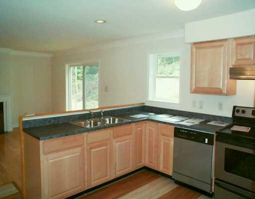 323 Thompson Run Road Pittsburgh, PA 15237 - Photo 6 of 8 Kitchen.
