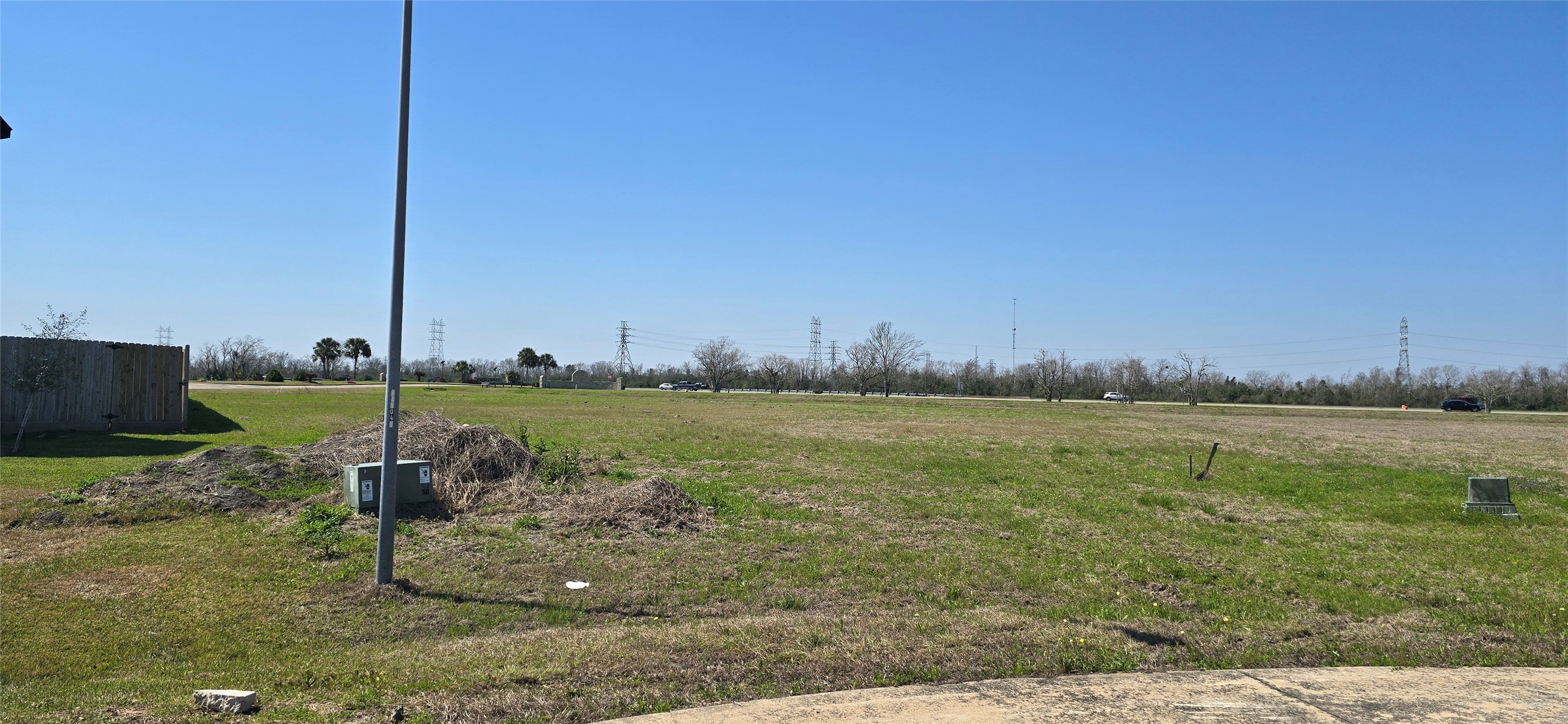 27810 Gulf Landing Court Rosharon, TX 77583 - Photo 4 of 9 a view of a lake with a yard