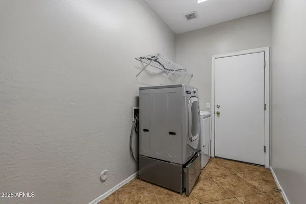 a room that has a closet in it