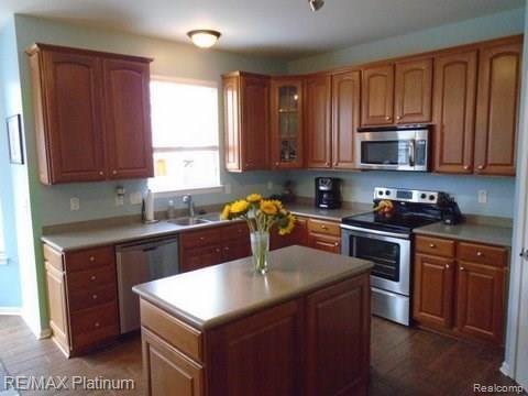 1528 Ashton Ridge Court Howell, MI 48843 - Photo 3 of 32
