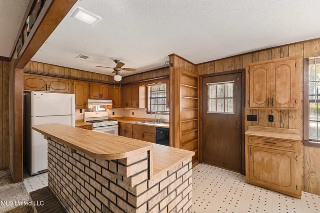 $185,000 | 260 Crepe Myrtle Lane, Laurel, MS 39443