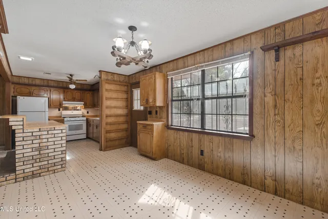 $185,000 | 260 Crepe Myrtle Lane, Laurel, MS 39443