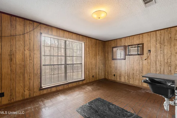 $185,000 | 260 Crepe Myrtle Lane, Laurel, MS 39443
