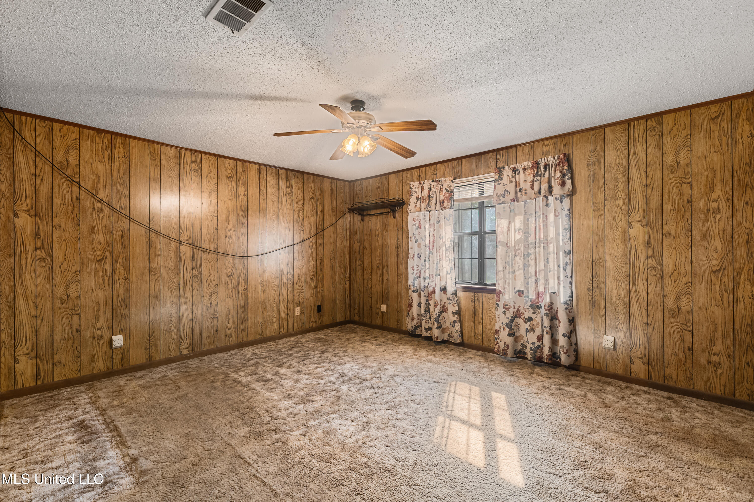 260 Crepe Myrtle Lane Laurel, MS 39443 - Photo 27 of 54 260_Crepe_Myrtle_Ln-27