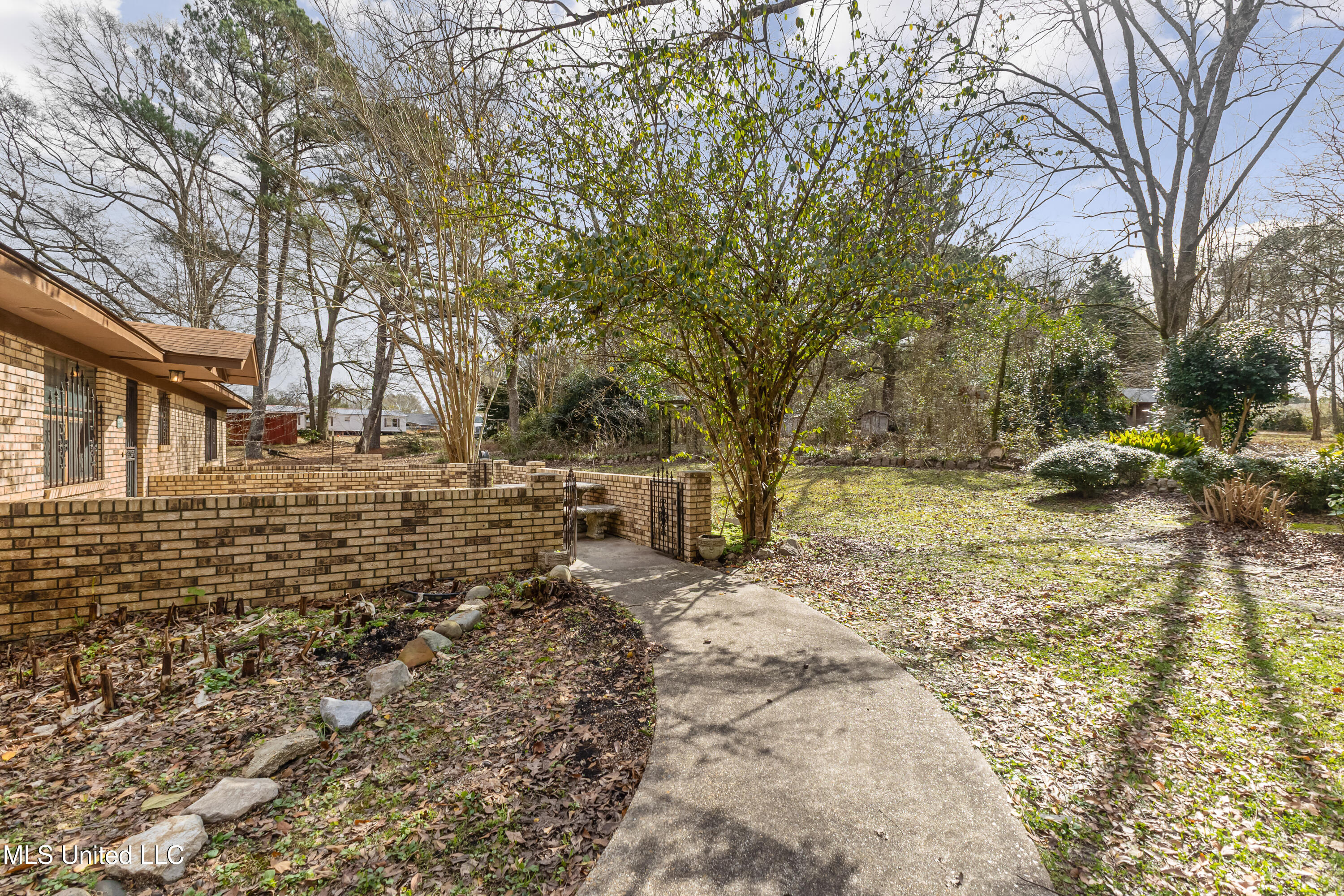 260 Crepe Myrtle Lane Laurel, MS 39443 - Photo 33 of 54 260_Crepe_Myrtle_Ln-33