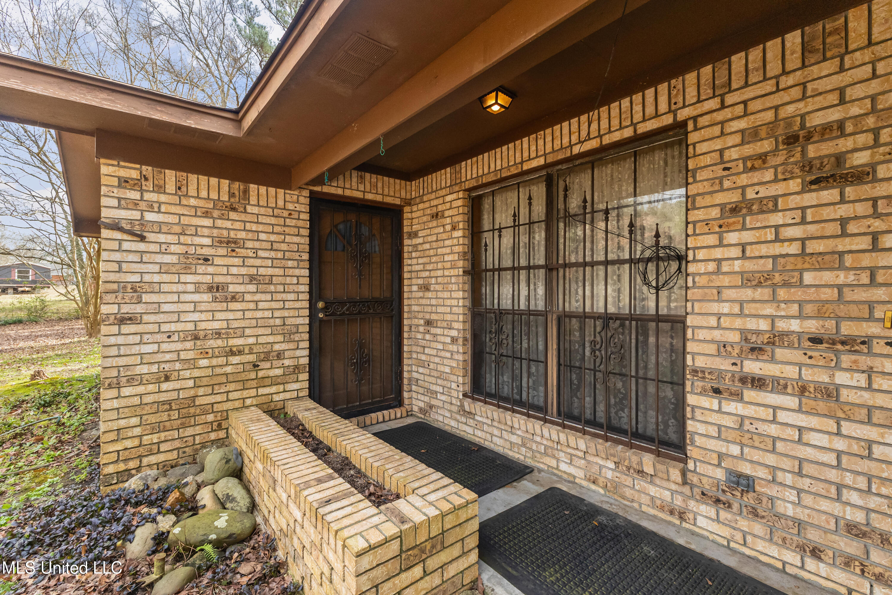 260 Crepe Myrtle Lane Laurel, MS 39443 - Photo 10 of 54 260_Crepe_Myrtle_Ln-10