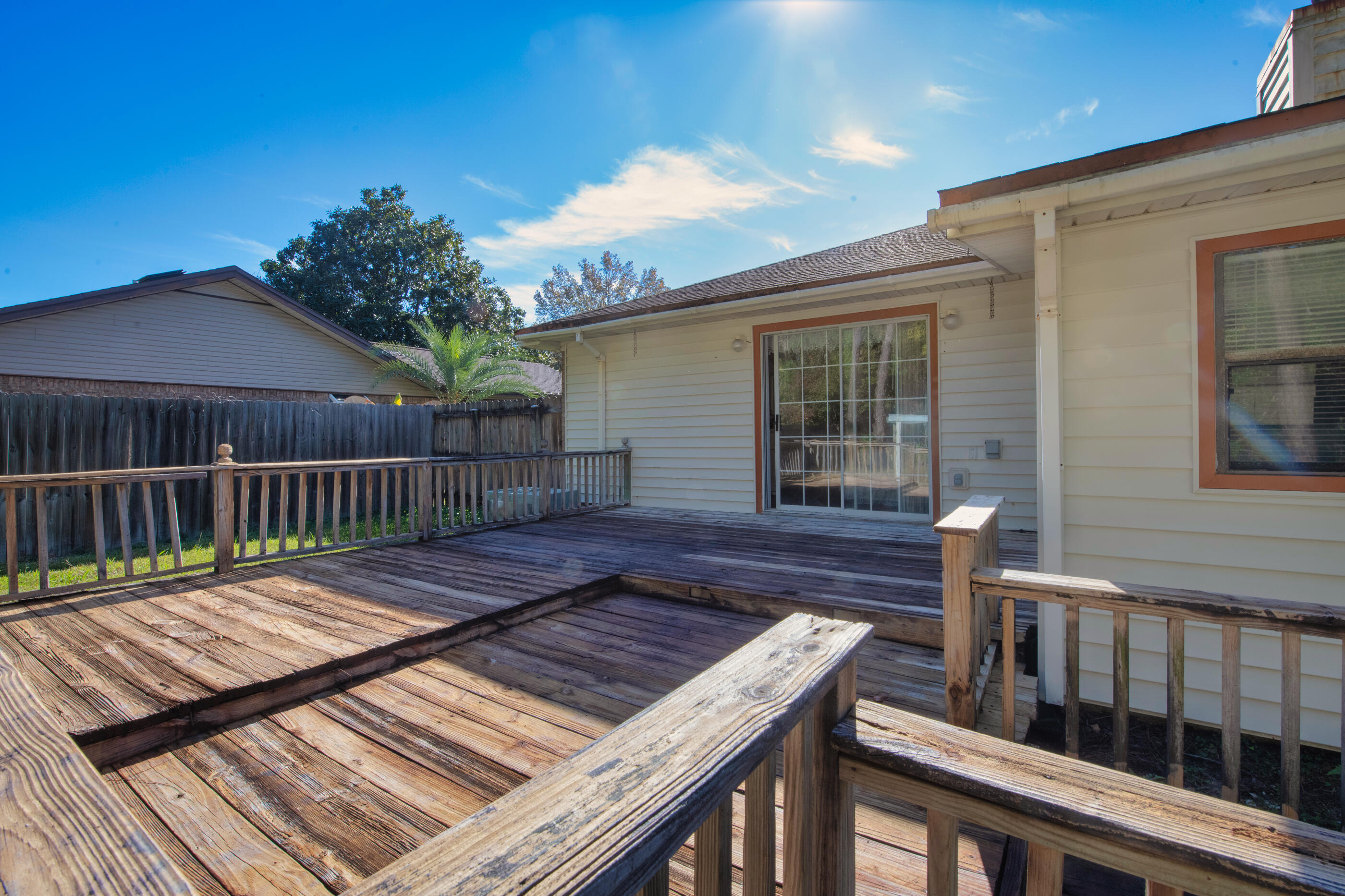 371 Echo Circle Fort Walton Beach, FL 32548 - Photo 27 of 36 a view of deck with wooden floor and seating space
