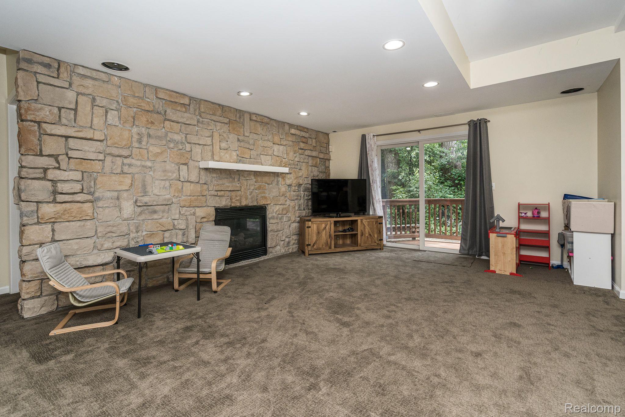 3147 Fairgrove Terrace Rochester, MI 48309 - Photo 32 of 42 Gallery Image 32