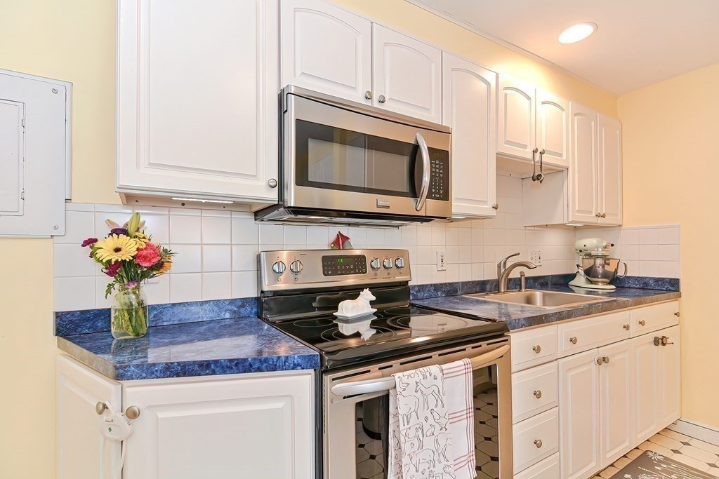 122 Decatur Street, Unit 11 Arlington, MA 02474 - Photo 14 of 37 Gallery Image 14