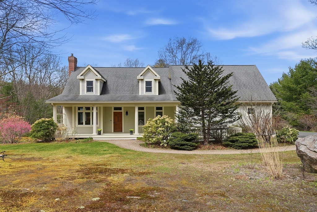 110 Turkey Hill Road Northampton, MA 01062 - Photo 3 of 42 a front view of a house with garden