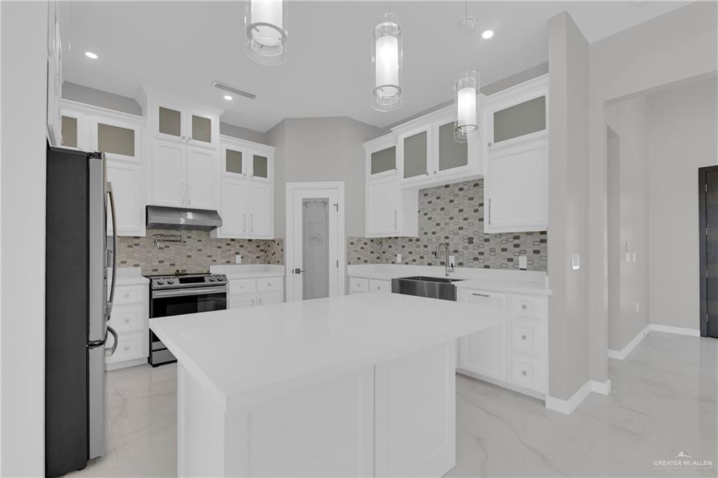 1302 Quartz Street Penitas, TX 78576 - Photo 8 of 29
