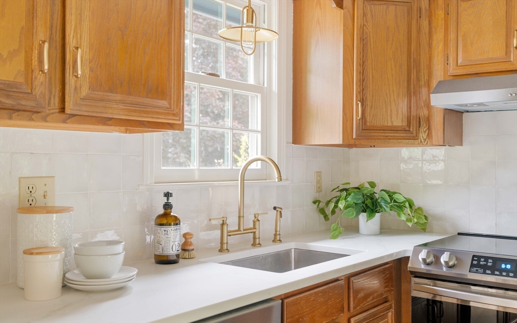 50 Hillside Road Tewksbury, MA 01876 - Photo 14 of 36 Gallery Image 14