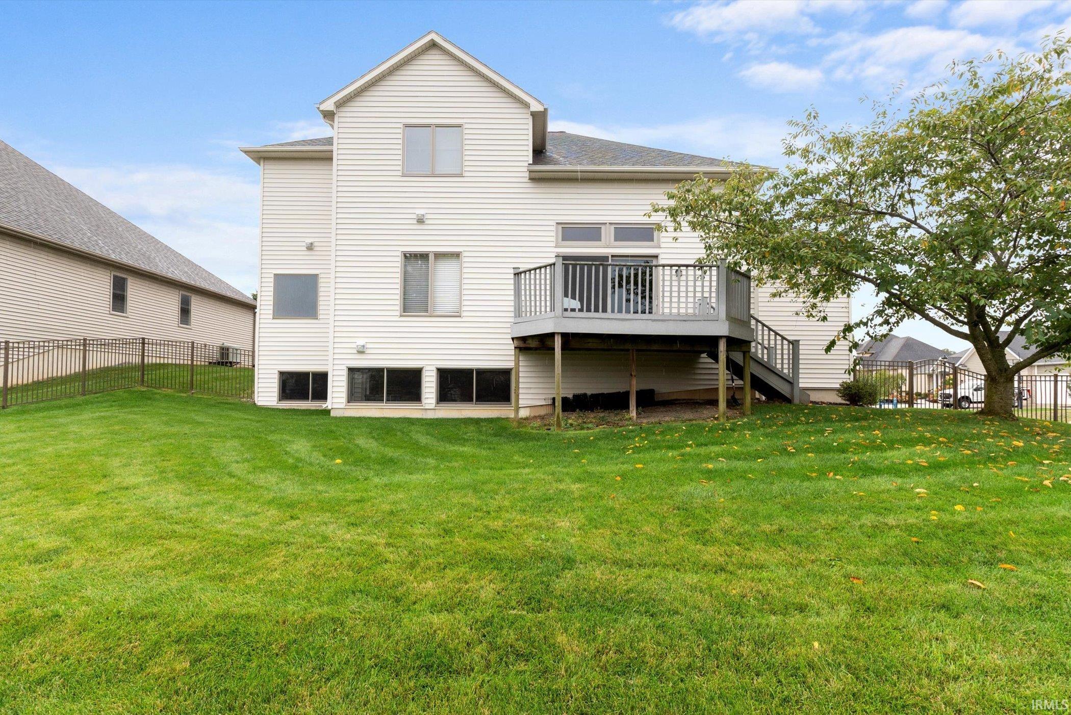 5101 Chablis Court Fort Wayne, IN 46845 - Photo 32 of 36