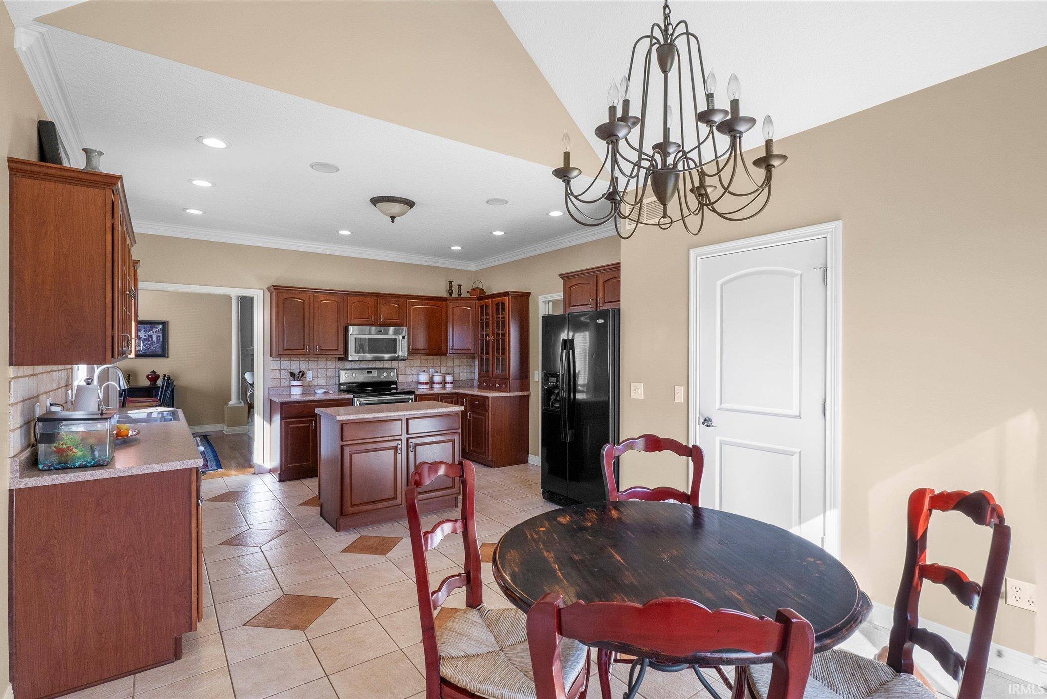 5101 Chablis Court Fort Wayne, IN 46845 - Photo 7 of 36