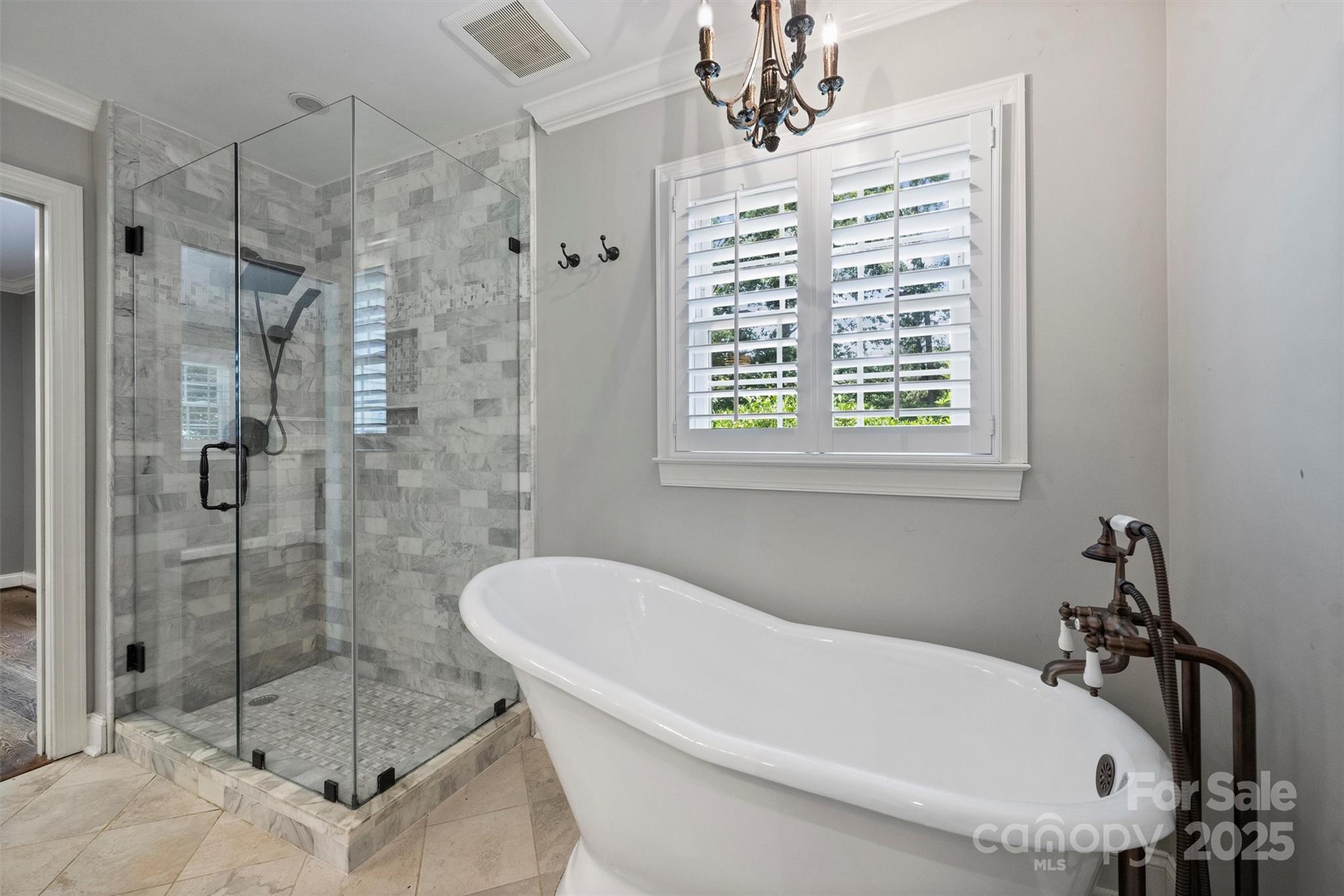 1008 Dumbarton Road Gastonia, NC 28054 - Photo 28 of 40 a white bath tub sitting next to a shower