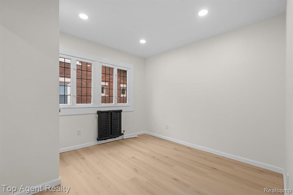 784 Barrington Road Grosse Pointe Park, MI 48230 - Photo 23 of 58