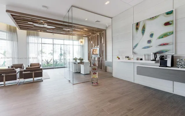 $1,499,000 | 17111 Biscayne Boulevard, Unit 2001, North Miami Beach, FL 33160