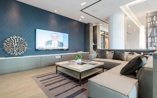 $1,499,000 | 17111 Biscayne Boulevard, Unit 2001, North Miami Beach, FL 33160