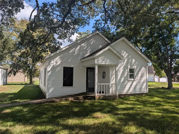 $1,695 | 10143 FM 524 Road, Sweeny, TX 77480