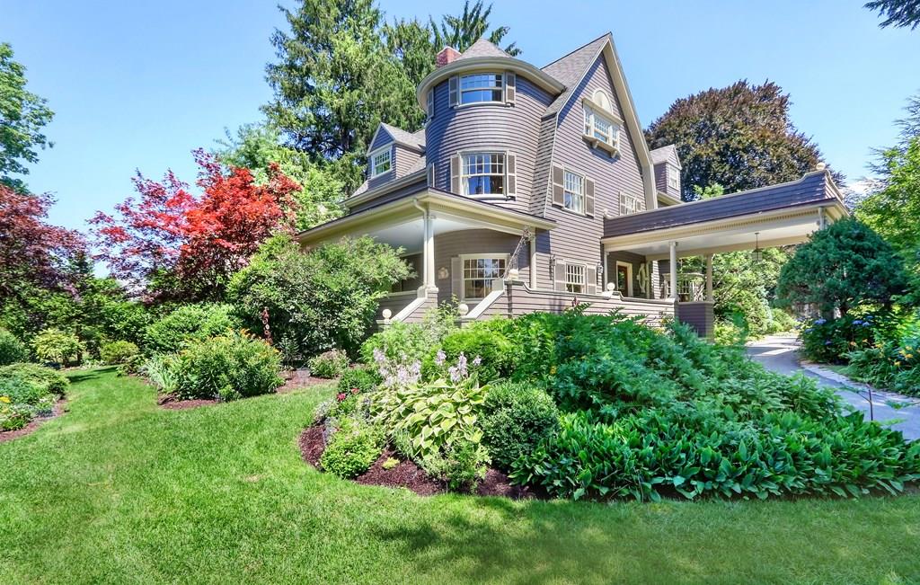 29 Calumet Road Winchester, MA 01890 - Photo 1 of 42 Gallery Image 1