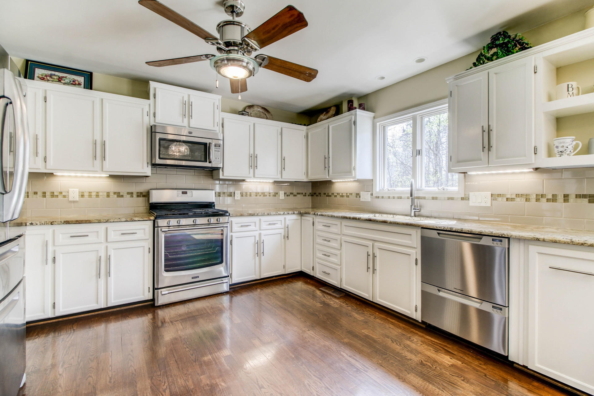 6253 Buckland Mill Road Roanoke, VA 24019 - Photo 3 of 46 Kitchen