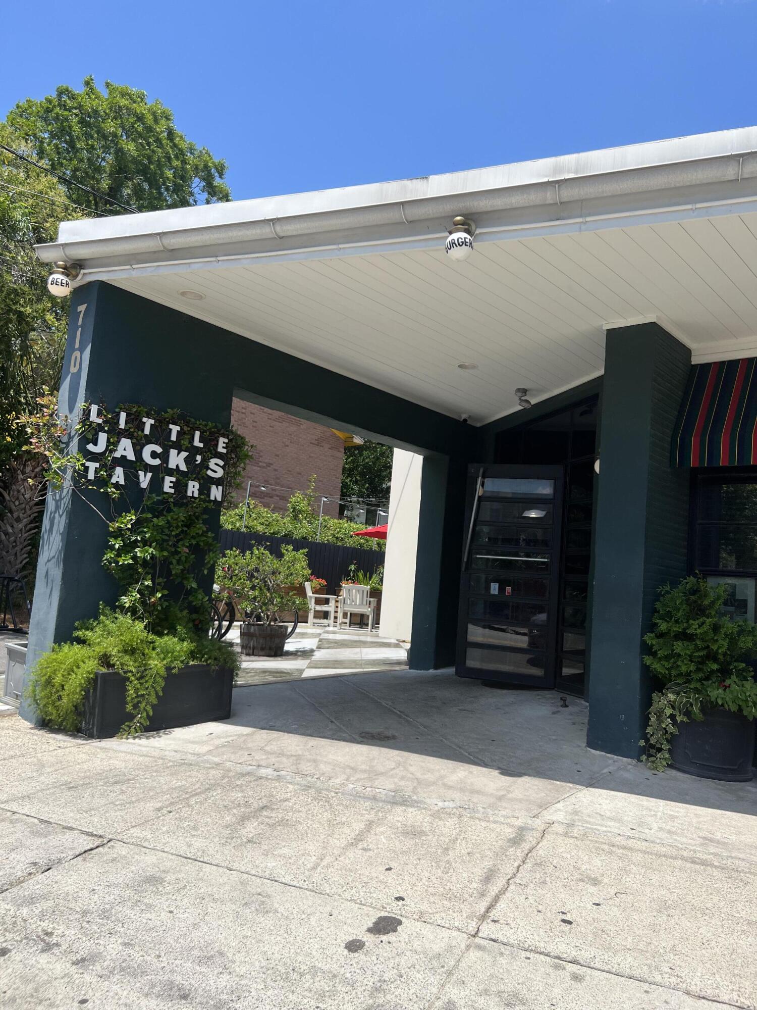 680 King Street Charleston, SC 29403 - Photo 21 of 34 IMG_2175