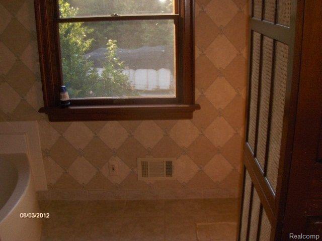 6340 North Rochester Road Rochester, MI 48306 - Photo 24 of 25 Picture 101.jpg
