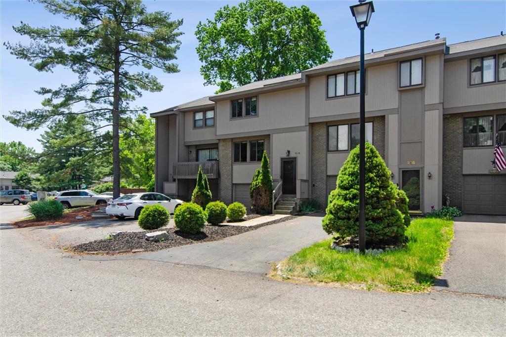 310 Ridge Point Circle Bridgeville, PA 15017 - Photo 2 of 24