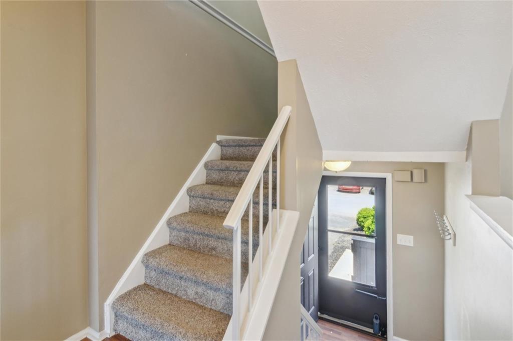 310 Ridge Point Circle Bridgeville, PA 15017 - Photo 4 of 24