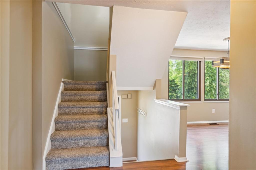 310 Ridge Point Circle Bridgeville, PA 15017 - Photo 5 of 24