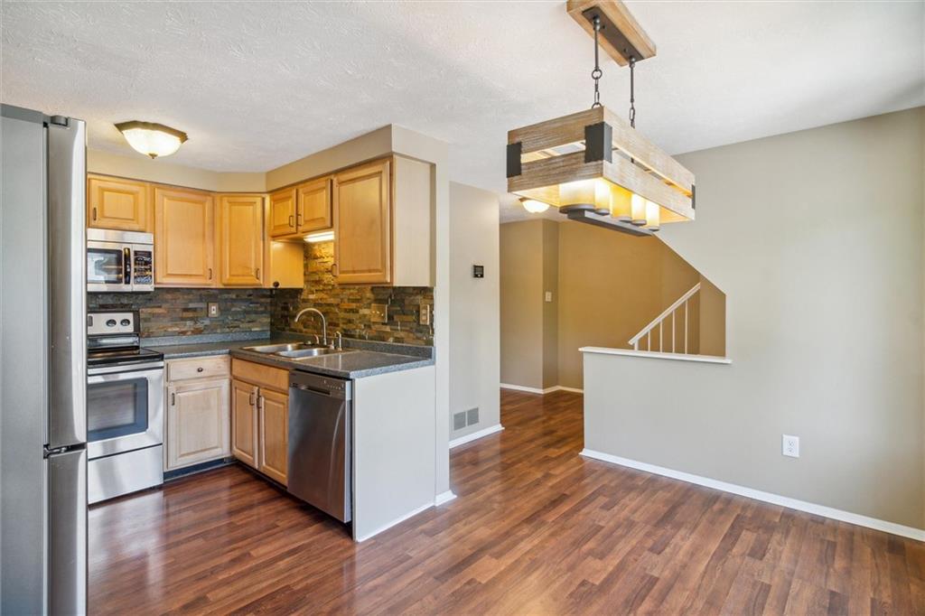 310 Ridge Point Circle Bridgeville, PA 15017 - Photo 7 of 24