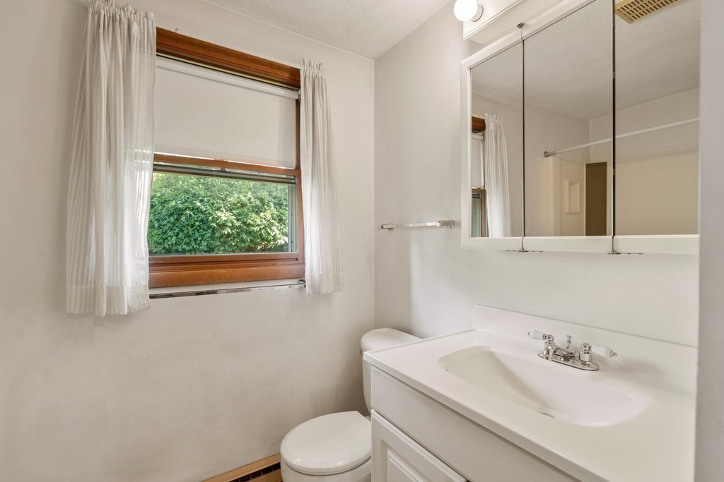 69 Naugus Avenue Marblehead, MA 01945 - Photo 12 of 21