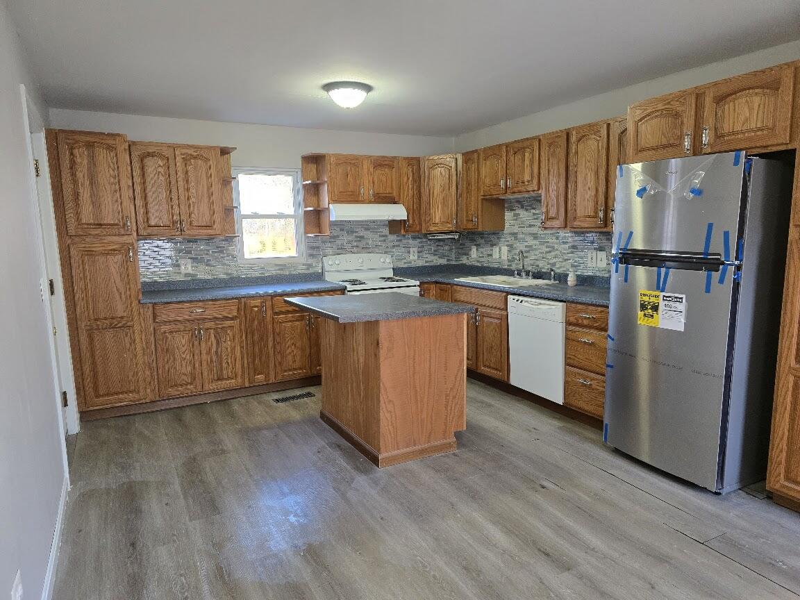 148 Fruit Street Bangor, ME 04401 - Photo 9 of 23 20250105_141917