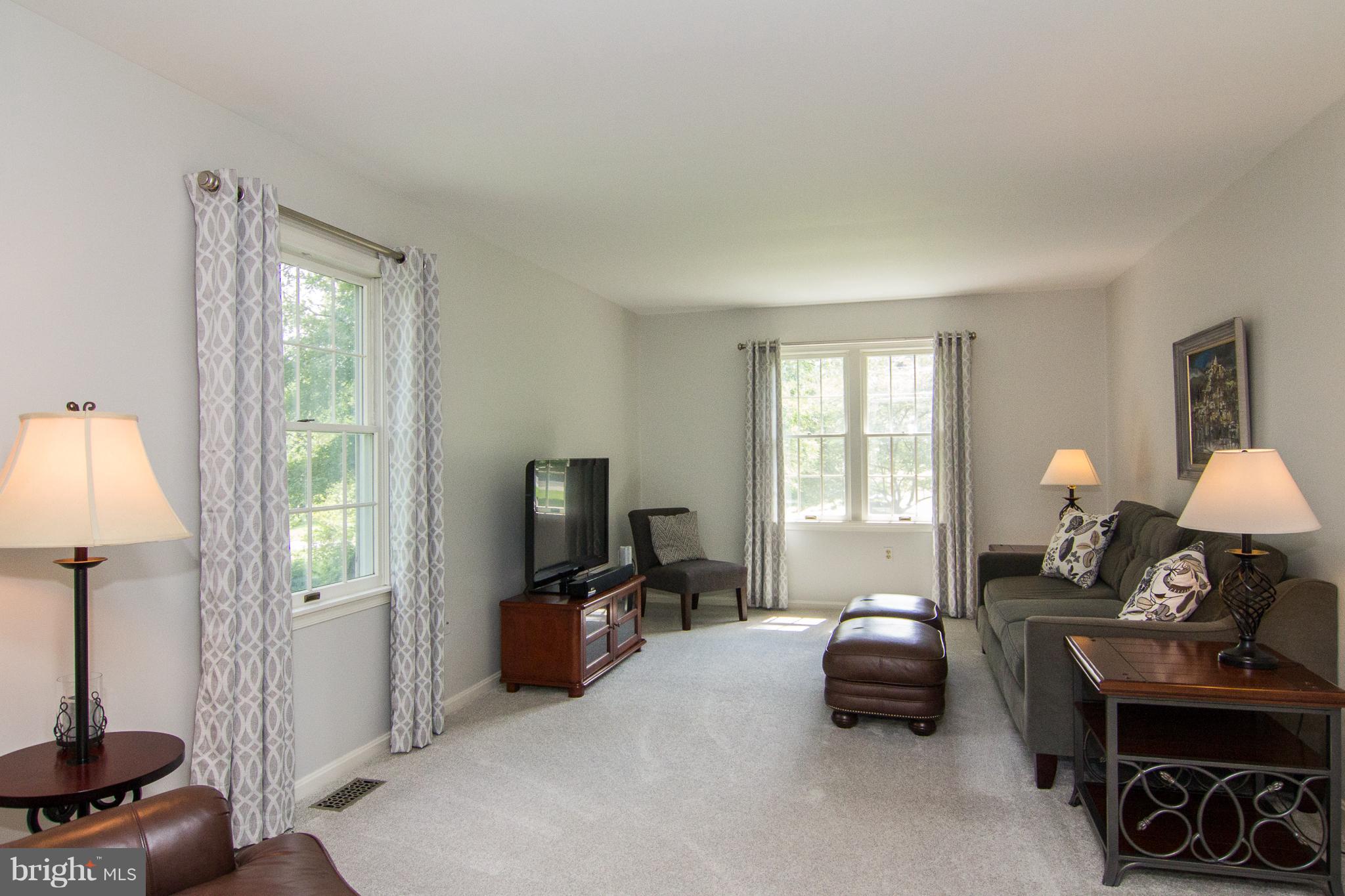 926 Gahle Road Westminster, MD 21157 - Photo 10 of 25 Family Room with fresh carpet & paint