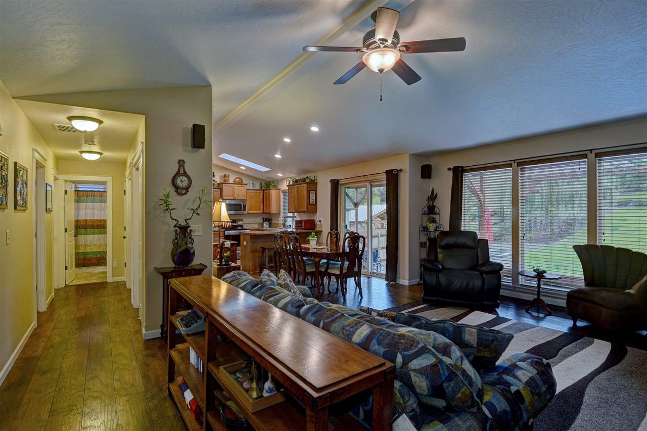 15306 North Chesapeake Road Mead, WA 99021 - Photo 4 of 19 Gallery Image 4