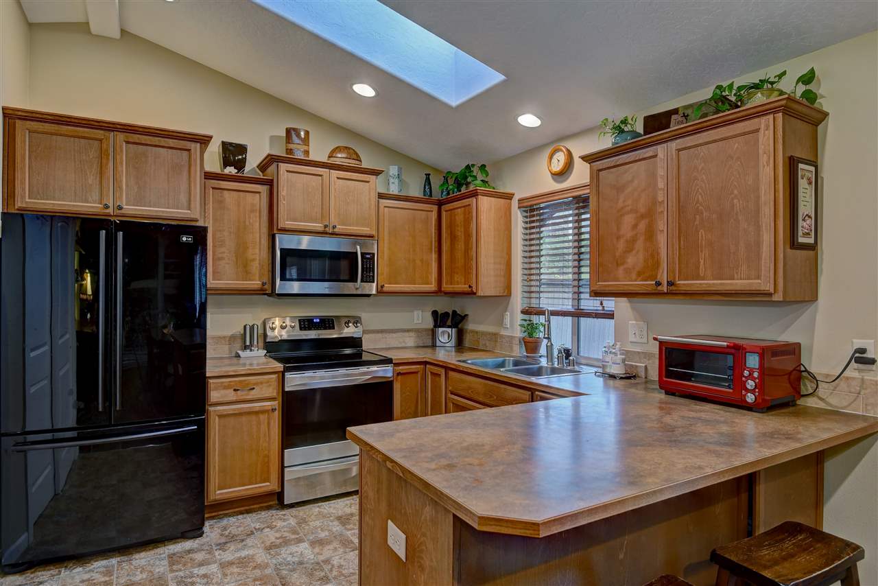 15306 North Chesapeake Road Mead, WA 99021 - Photo 5 of 19 Gallery Image 5