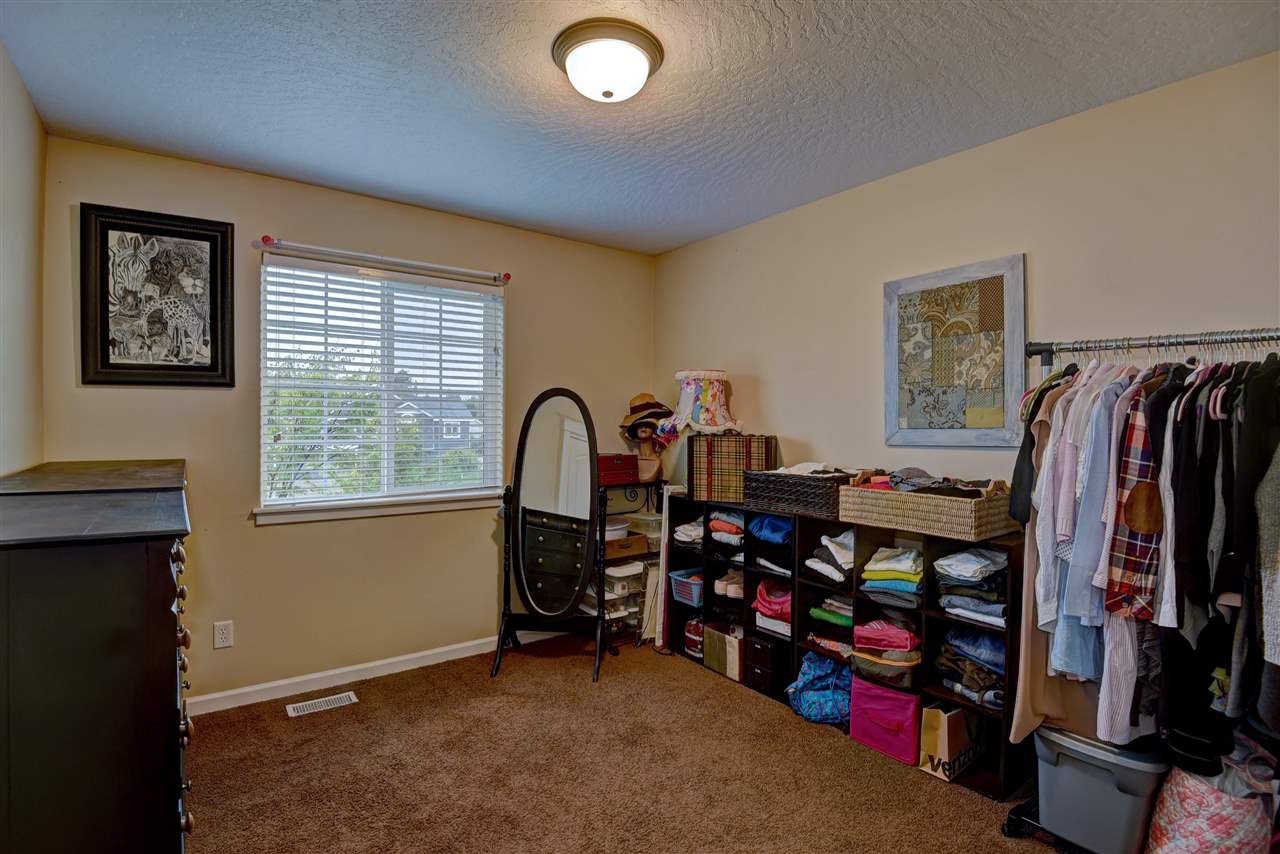 15306 North Chesapeake Road Mead, WA 99021 - Photo 6 of 19 Gallery Image 6