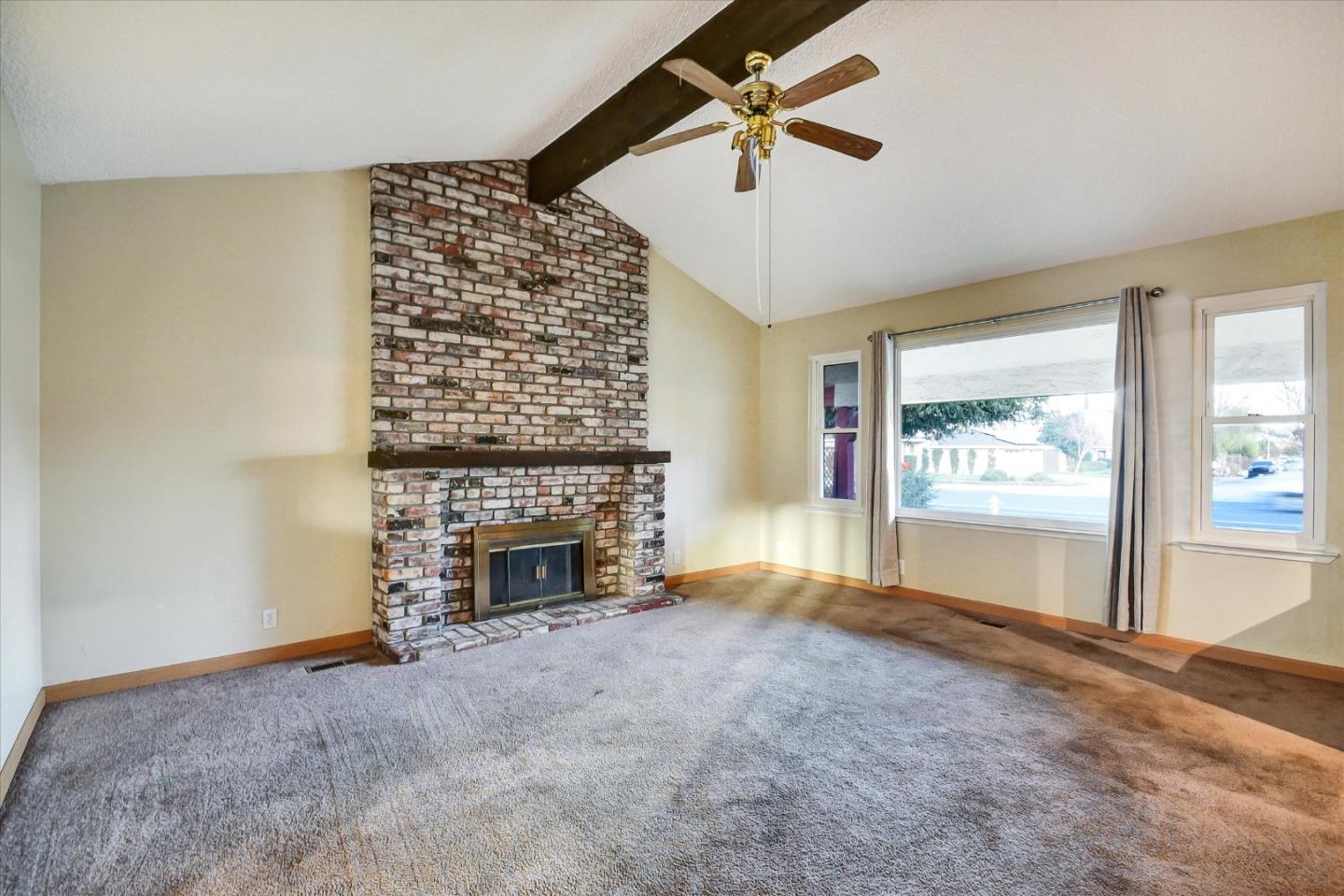 6595 Princevalle Street Gilroy, CA 95020 - Photo 4 of 31