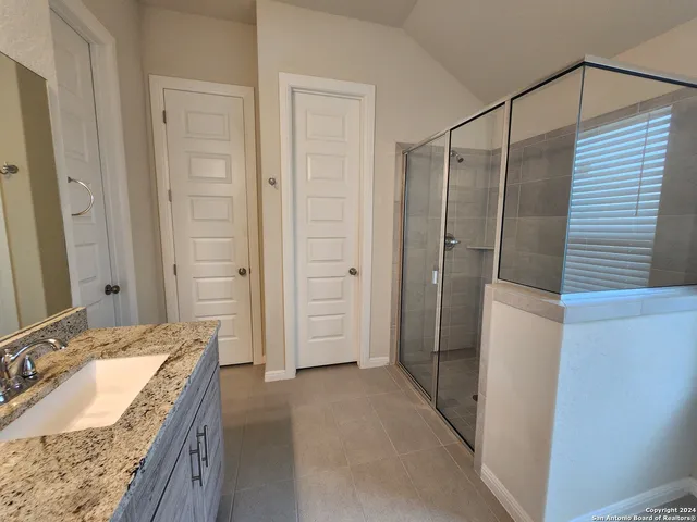 $2,595 | 2209 Hoja Avenue, New Braunfels, TX 78132