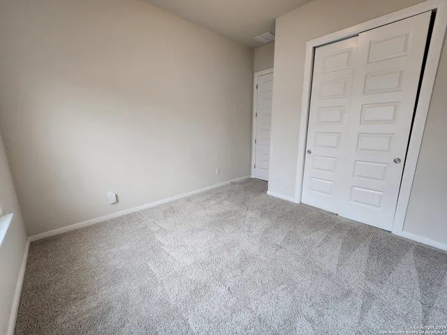 $2,595 | 2209 Hoja Avenue, New Braunfels, TX 78132