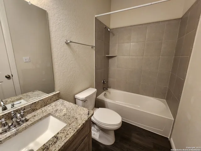 $2,595 | 2209 Hoja Avenue, New Braunfels, TX 78132