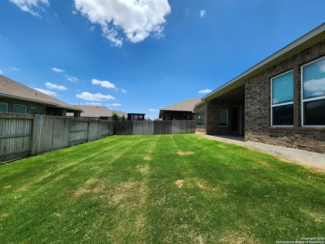 $2,595 | 2209 Hoja Avenue, New Braunfels, TX 78132